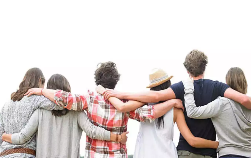 Une image contenant habits, personne, ciel, groupe

Description gnre automatiquement